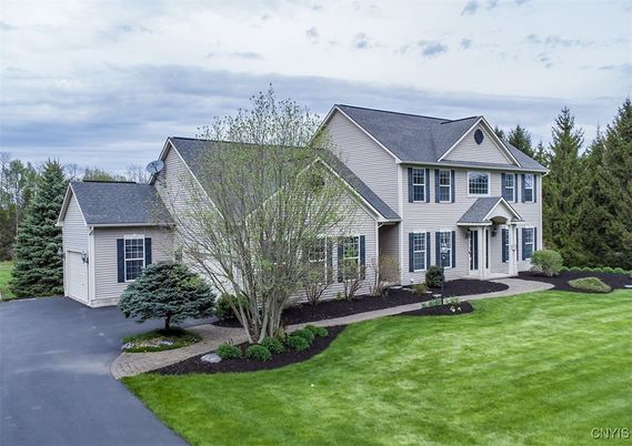 Attached, Exterior, Facade, Farmhouse