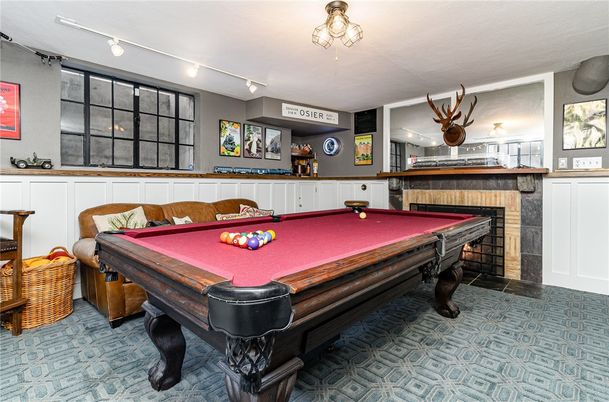 Billiard Table, Game Room, Interior