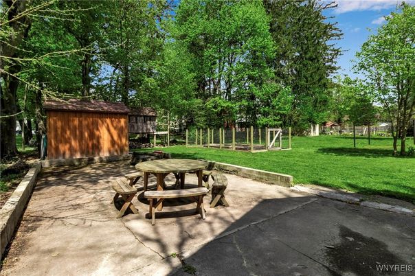 Backyard, Exterior