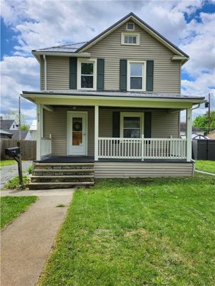 Exterior, Facade, Solar Panels, American Craftsman