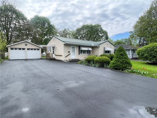 Detached Garage, Exterior