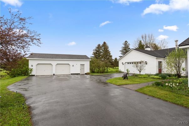 Detached Garage, Exterior