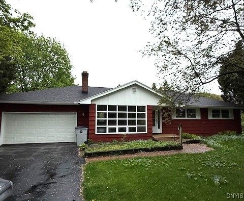 Attached, Exterior, Facade, Ranch