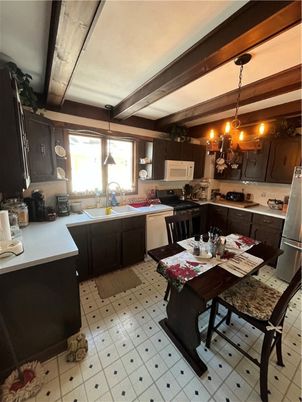 Dining room, Interior, Kitchen, Pendant Lights, Wooden Beams
