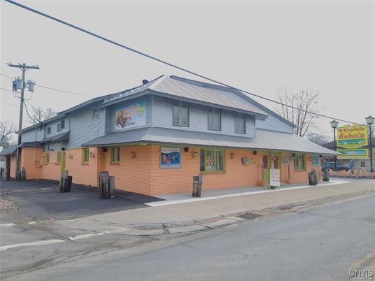 Exterior, Facade, Brick Facade, Farmhouse