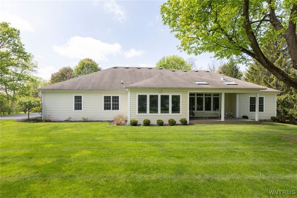 Backyard, Exterior, Facade, Ranch