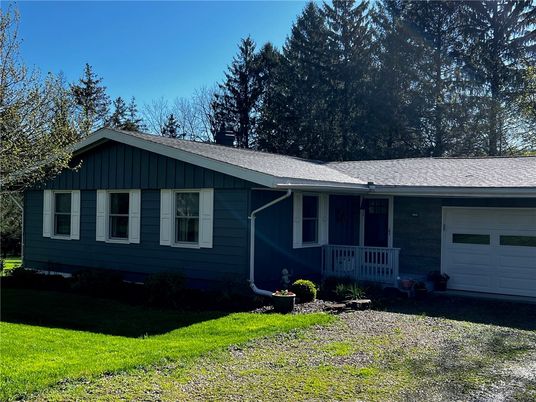 Attached, Exterior, Facade, Ranch