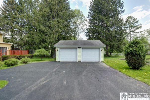 Detached Garage, Exterior
