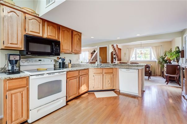 Dining room, Interior, Kitchen, Pendant Lights, Recessed Lighting, Wood Texture Flooring