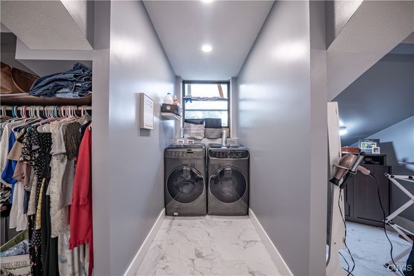 Interior, Marble, Recessed Lighting, Washer