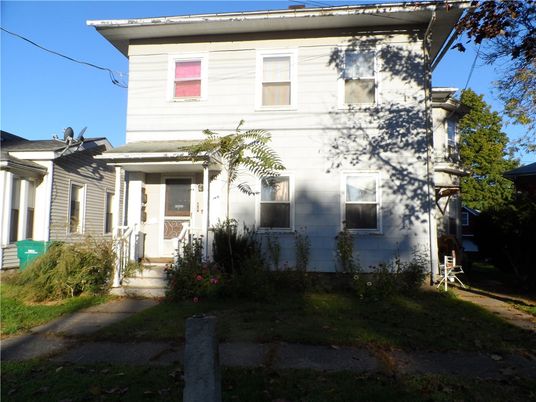 Exterior, Facade, American Foursquare