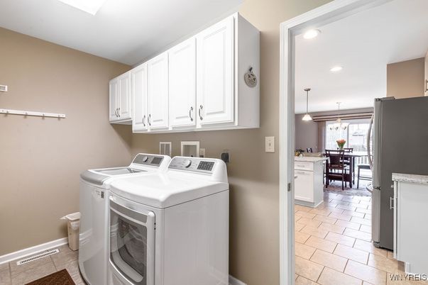 Dining room, Interior, Pendant Lights, Recessed Lighting, Washer