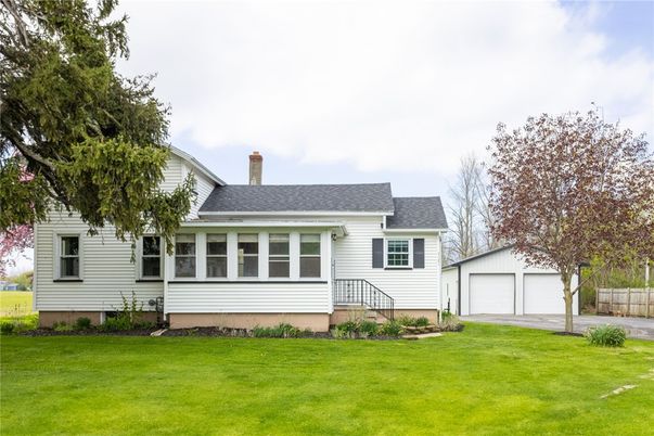 Backyard, Detached Garage, Exterior