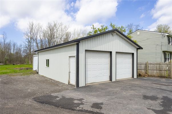 Detached Garage, Exterior