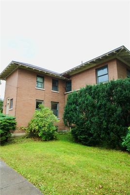 Exterior, Facade, Brick Facade, Split Level