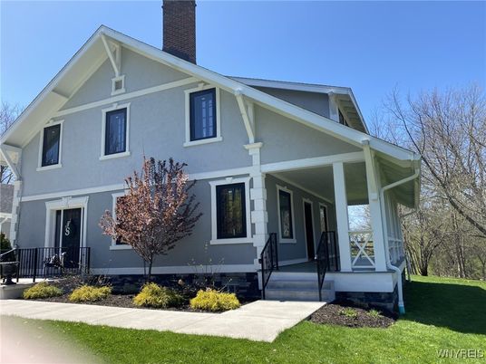 Exterior, Facade, American Craftsman