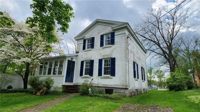 Exterior, Facade, Brick Facade, American Foursquare