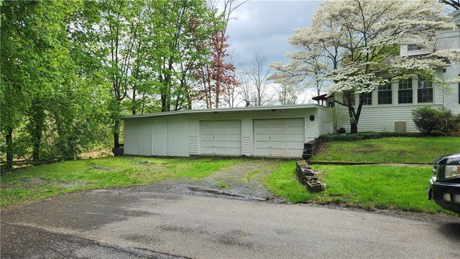 Detached Garage, Exterior