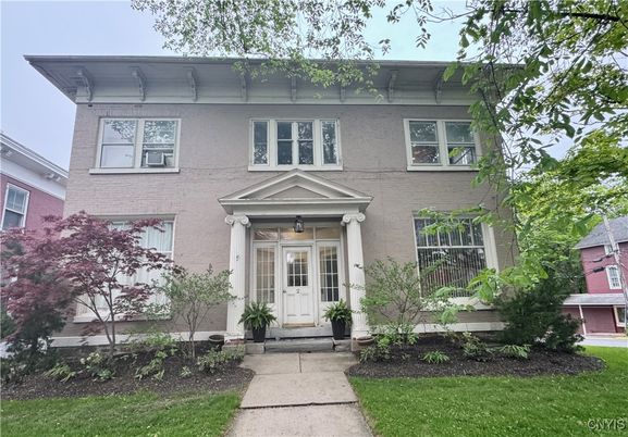 Exterior, Facade, American Foursquare