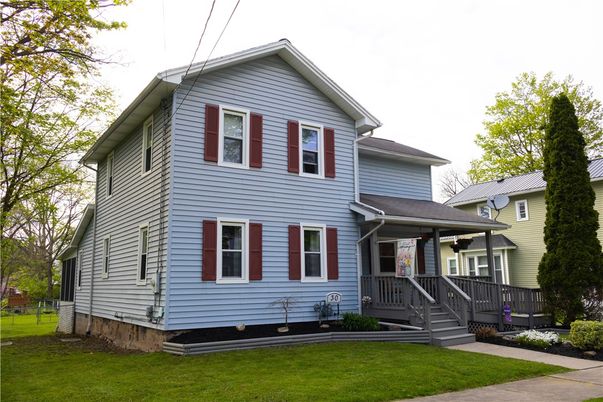 Exterior, Facade, Queen Anne Victorian