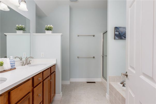 Bathroom, Dual Sink Vanities, Interior