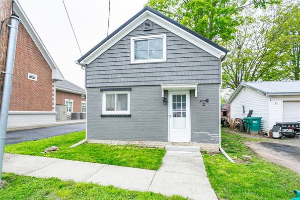 Exterior, Facade, Brick Facade, American Craftsman