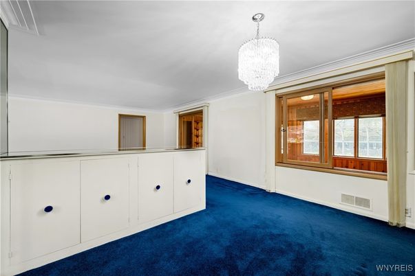 Chandelier, Empty room, Interior