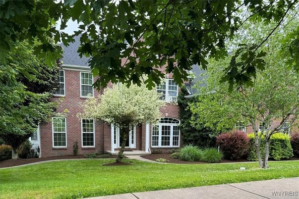 Exterior, Facade, Brick Facade, Georgian