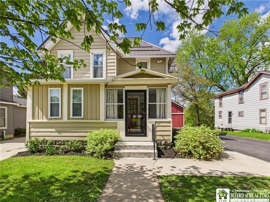 Exterior, Facade, Queen Anne Victorian