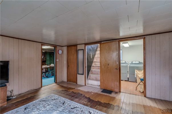 Empty room, Interior, Washer, Wood Texture Flooring