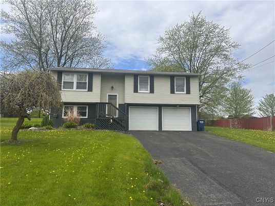 Attached, Exterior, Facade, Raised Ranch