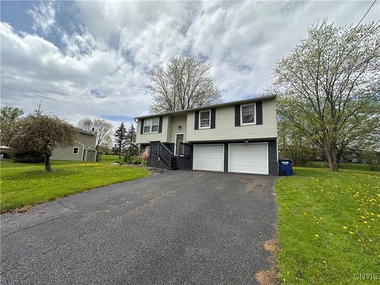 Attached, Exterior, Facade, Raised Ranch