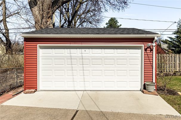 Detached Garage, Exterior