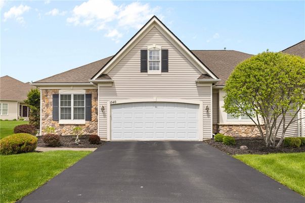 Attached, Exterior, Facade, Brick Traditional