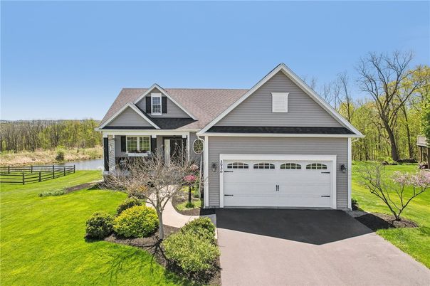 Attached, Exterior, Facade, Ranch