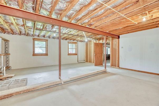 Empty room, Interior, Wooden Beams, Wooden Ceilings