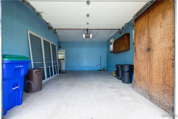 Garage, Interior