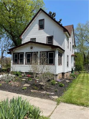 Exterior, Facade, Farmhouse