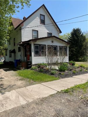 Exterior, Facade, Farmhouse