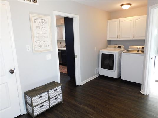 Interior, Washer, Wood Texture Flooring