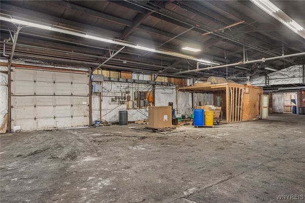 Garage, Interior