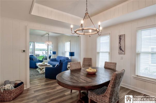 Chandelier, Dining room, Interior, Living room, Pendant Lights, Wood Texture Flooring