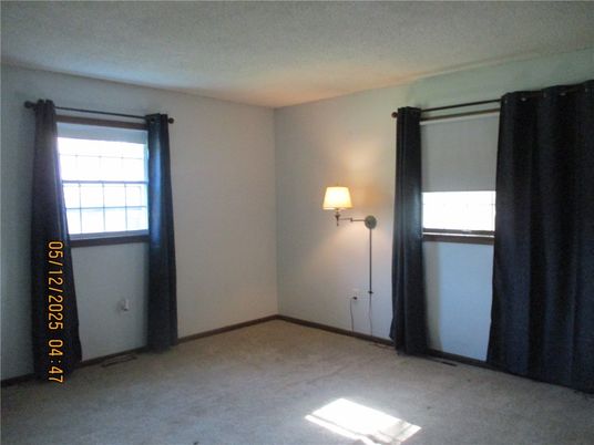 Empty room, Interior