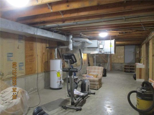 Fitness Equipment, Interior, Wooden Beams