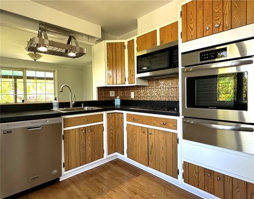 Interior, Kitchen, Stainless Steel Appliances, Wood Texture Flooring