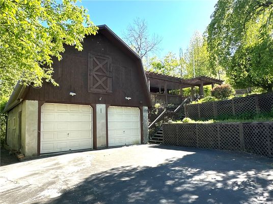 Detached Garage, Exterior