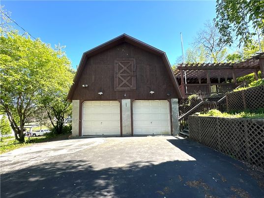 Detached Garage, Exterior