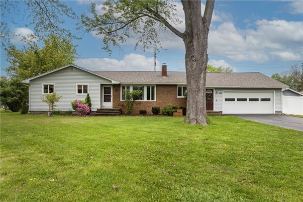 Attached, Exterior, Facade, Brick Facade, Ranch