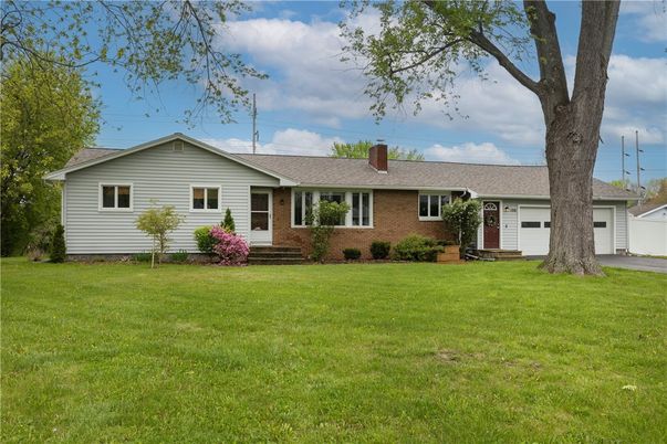 Attached, Exterior, Facade, Brick Facade, Ranch