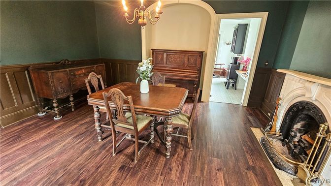Chandelier, Dining room, Interior, Piano, Wood Texture Flooring